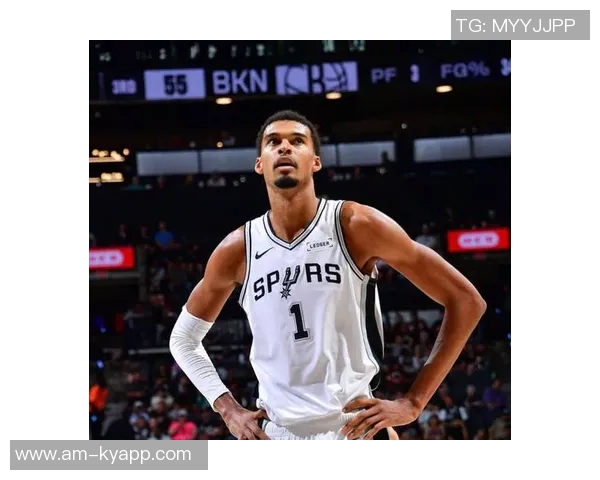 SGA本季两度封盖文班亚马成为历史上第四位多次阻挡他的球员